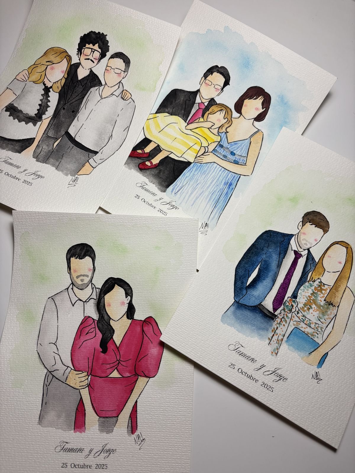 Retratos de invitados en acuarela con los nombres de los novios